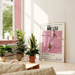 Ladda upp bild till gallerivisning, Fodbold plakat | Fodbold plakater | Lionel Messi Fodbold Plakat i Lyserød Trøje | Perfekt til Passionerede Fans | Plakaty.dk