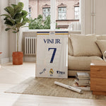 Ladda upp bild till gallerivisning, Fodbold plakat | Fodbold plakater | Vinícius Junior Trøje i flot design Fodbold plakat | Perfekt til Den Ægte Fodbold Fan | Plakaty.dk