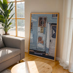 Ladda upp bild till gallerivisning, Plakat med camper | Sommer og Strand Plakater | Denne plakat viser en blå og hvid camper med et skilt hvor der står &quot;GONE SURFING&quot;. Perfekt til surfere og eventyrlige sjæle.
