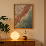 Ladda upp bild till gallerivisning, Plakat med strandliv | Sommer og Strand Plakater | Luftfoto af en strand med mennesker, rødt-pink sand og turkisblå hav. Perfekt til strandelskere og eventyrere.
