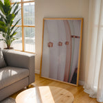Ladda upp bild till gallerivisning, Plakat med surfbrætter | Sommer og Strand Plakater | Denne plakat viser flere surfbrætter opstillet lodret i forskellige pastelfarver som hvid, pink og grøn. Perfekt til surf- og strandelskere.
