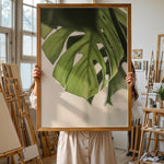 Ladda upp bild till gallerivisning, Flora på Væggen | Dekorér dine rum med naturlige designs | Plakat med grønne planter, botanisk kunst og naturplanter, ideel til at tilføje et organisk og livligt præg til dit hjem.
