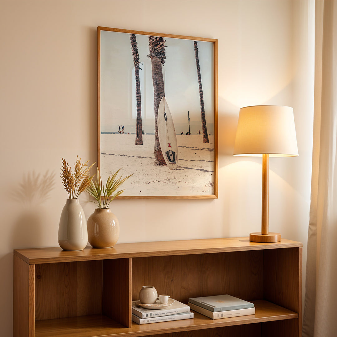 Poster med surfbräda vid palmträd | Sommar- och strandposters