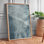 Ladda upp bild till gallerivisning, Plakat med surfer i havet | Sommer og Strand Plakater | Denne plakat viser en mand, der surfer på en stor bølge i havet. Perfekt til surfere og eventyrere.
