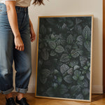 Ladda upp bild till gallerivisning, Grøn Inspiration | Plakater med frodige motiver til stuen | Plakat med grønne planter, botanisk kunst og naturplanter, ideel til at tilføje et organisk og livligt præg til dit hjem.
