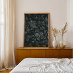 Ladda upp bild till gallerivisning, Grøn Inspiration | Plakater med frodige motiver til stuen | Plakat med grønne planter, botanisk kunst og naturplanter, ideel til at tilføje et organisk og livligt præg til dit hjem.
