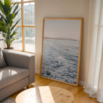 Ladda upp bild till gallerivisning, Plakat med surfbrætter | Sommer og Strand Plakater | Denne plakat viser flere surfbrætter opstillet lodret i forskellige pastelfarver som hvid, pink og grøn. Perfekt til surf- og strandelskere.
