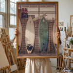 Ladda upp bild till gallerivisning, Plakat med surfbrætter | Sommer og Strand Plakater | Denne plakat viser flere surfbrætter opstillet lodret i forskellige pastelfarver som hvid, pink og grøn. Perfekt til surf- og strandelskere.
