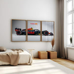 Ladda upp bild till gallerivisning, Red Bull Formel 1 Plakater | Sæt af 3 | Moderne Racerbil Design | Dynamisk Motorsport Kunst | Plakaty.dk
