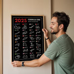 Ladda upp bild till gallerivisning, F1 Plakat | F1 Kalender Plakater 2025 | Formel 1 Race Tracking Map | Perfekt til Den Ægte Fan | Plakaty.dk
