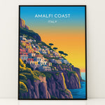 Ladda upp bild till gallerivisning, Amalfi Coast Vintage Travel Plakat | Vintage Travel Poster | Denne plakat viser en farverig illustration af Amalfi kysten i Italien, med pastelfarvede bygninger stablet på en stejl skråning mod havet. Perfekt til rejse- og kunstelskere.

