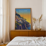 Ladda upp bild till gallerivisning, Amalfi Coast Vintage Travel Plakat | Vintage Travel Poster | Denne plakat viser en farverig illustration af Amalfi kysten i Italien, med pastelfarvede bygninger stablet på en stejl skråning mod havet. Perfekt til rejse- og kunstelskere.
