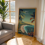 Ladda upp bild till gallerivisning, Bali Vintage Travel Plakat | Vintage Travel Poster | Denne plakat viser en tropisk strandscene med turkisfarvet vand, frodig grøn natur og palmer. Perfekt til dem, der elsker eksotiske rejsemål.
