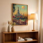 Ladda upp bild till gallerivisning, Bangkok Vintage Travel Plakat | Vintage Travel Poster | Denne plakat viser det ikoniske Wat Arun tempel i Bangkok, Thailand, med en stor sol i baggrunden og frodige grønne træer i forgrunden. Perfekt til rejse- og arkitekturentusiaster.
