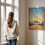 Ladda upp bild till gallerivisning, Berlin Vintage Travel Plakat | Vintage Travel Poster | Denne plakat viser Brandenburger Tor i Berlin, Tyskland, med en gradient baggrund fra blå til gul. Perfekt til rejse- og kulturentusiaster.
