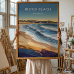 Ladda upp bild till gallerivisning, Bondi Beach Vintage Travel Plakat | Vintage Travel Poster | Denne plakat viser en farverig illustration af Bondi Beach i Australien, med bølger, der slår ind mod kysten og en by i baggrunden. Perfekt til dem, der elsker strand- og byliv.

