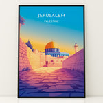 Ladda upp bild till gallerivisning, Jerusalem Palæstina Vintage Travel Plakat | Palestine Vintage Travel Poster | Denne plakat viser Klippemoskeen i Jerusalem med sin gyldne kuppel og blå vægge, set fra en stenbelagt gade.
