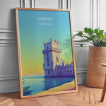 Ladda upp bild till gallerivisning, Lissabon Vintage Travel Plakat | Vintage Travel Poster | Denne plakat viser et historisk tårn ved vandet i Lissabon, Portugal, i en farverig og stiliseret illustration.
