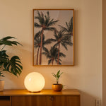 Ladda upp bild till gallerivisning, Plakat med palmer og himmel | Sommer og Strand Plakater | Denne plakat viser flere høje palmer med grønne fronds mod en pastel farvet himmel. Perfekt til dem, der elsker tropiske omgivelser.
