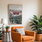 Ladda upp bild till gallerivisning, Plakat med vintage van i klitterne | Sommer og Strand Plakater | Denne plakat viser en rød vintage van parkeret på en sandsti omgivet af klitter og vegetation. Perfekt til nostalgikere og eventyrere.
