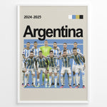 Ladda upp bild till gallerivisning, Argentina fodbold holdplakat | Officielt holdfoto med blå og hvide trøjer fra 2024-2025 sæsonen, perfekte detaljer og stærk holdenergi
