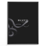 Ladda upp bild till gallerivisning, Fashion Plakat | BLVCK Paris Serpent Noir: Minimalist Snake-Inspired Wall Art Plakaty.dk | Minimalist black artwork featuring a coiled snake and the BLVCK Paris logo in the center, on a dark background.
