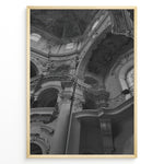 Ladda upp bild till gallerivisning, Fashion Plakat | Baroque Church Interior – Architectural Black and White Photography Plakaty.dk | Black and white photograph of a grand Baroque church interior with ornate columns, decorative arches, and ceiling frescoes
