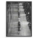 Ladda upp bild till gallerivisning, Fashion Plakat | Black &amp; White Fashion Runway – Editorial Wall Art Print Plakaty.dk | Black and white photograph of runway models walking in a single-file line during a fashion show, with seated spectators on one side of the runway.
