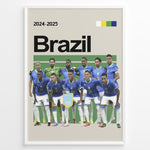 Ladda upp bild till gallerivisning, Holdfoto | Brazil fodboldplakat 2024-2025 med hele landsholdet i blå trøjer – perfekt vægkunst til fans af brasiliansk fodbold og samba-stil.

