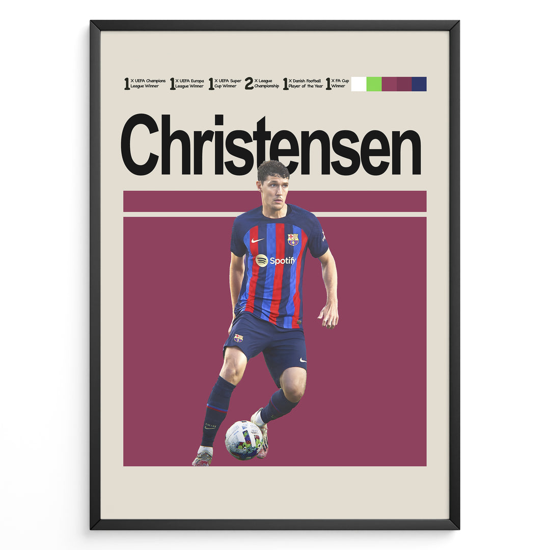 Andreas Christensen fodbold plakat | FC Barcelona spiller i blå og rød hjemmebanetrøje med bold i kampklar position