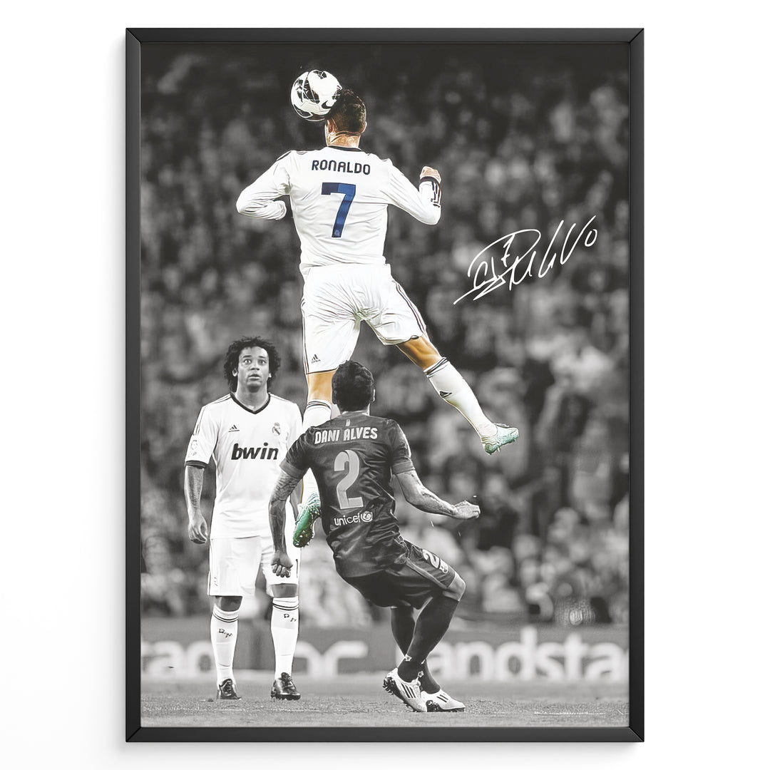 Cristiano Ronaldo fodbold plakat hvor han springer op til hovedstød i Real Madrid trøje nummer 7 mod Barcelona.