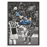 Ladda upp bild till gallerivisning, Cristiano Ronaldo fodbold plakat med legendarisk saksespark i blå Real Madrid trøje under Champions League kamp.
