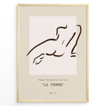 Ladda upp bild till gallerivisning, Framed “La Femme No.07” poster with minimalist brown line art of a reclining female silhouette on a beige and blush background.

