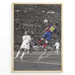 Ladda upp bild till gallerivisning, Plakat of Lionel Messi scoring a header in the 2009 Champions League Final in Barcelona kit, with printed signature and black-and-white background.
