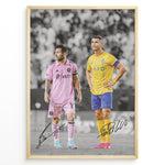 Ladda upp bild till gallerivisning, Plakat of Lionel Messi in pink Inter Miami jersey and Cristiano Ronaldo in yellow Al Nassr jersey, with printed signatures and black-and-white background.
