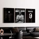 Ladda upp bild till gallerivisning, Kylian Mbappé Fodbold Plakat | Til Real Madrid Fans | Denne plakat viser Kylian Mbappé i en ikonisk Real Madrid trøje, klar til at score mål. Perfekt til fodboldfans og specielt Real Madrid entusiaster.
