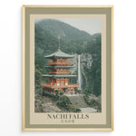 Ladda upp bild till gallerivisning, Japanske plakater | Poster of Seiganto-ji Temple with Nachi Falls in the background, surrounded by lush green mountains and traditional Japanese landscaping.
