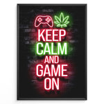 Ladda upp bild till gallerivisning, Keep Calm and Game On gaming plakat | Rød og grøn neon med controller og blad mens du nyder en Fortnite session
