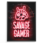 Ladda upp bild till gallerivisning, Savage Gamer plakat | Neonrød controller med håndtegn og tekst i eksplosiv gamerstil – intens vægkunst til gamingrum
