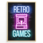 Ladda upp bild till gallerivisning, Retro Games gaming plakat | Neon arkademaskine i pink og blå mens du spiller Pac Man
