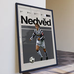 Ladda upp bild till gallerivisning, Fodbold plakat | Fodbold plakater | Pavel Nedvěd Fodbold Plakat | Tjekkiets Dribler og Juventus-Legende | Plakaty.dk
