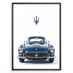 Ladda upp bild till gallerivisning, Illustration of a classic blue Maserati coupe viewed from the front with Maserati logo above.
