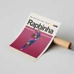 Ladda upp bild till gallerivisning, Raphinha fodbold plakat | FC Barcelona trøje i rød og blå med jubelgestus – perfekt til fans af herrefodbold og Camp Nou-magi
