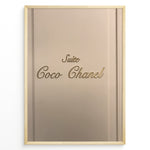 Ladda upp bild till gallerivisning, Fashion Plakat | Suite Coco Chanel Door Sign – Iconic Parisian Elegance Plakaty.dk | Beige door panel with elegant gold script reading “Suite Coco Chanel,” symbolizing luxury and Parisian elegance.
