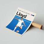 Ladda upp bild till gallerivisning, Carli Lloyd Kvinde fodbold plakater | USA landsholdstrøje i hvid med kraftfuldt spark – perfekt til fans af kvindefodbold og amerikansk dominans
