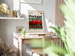Ladda upp bild till gallerivisning, Portugal holdfoto plakat | Portugal 2024-2025 iført røde trøjer og grønne shorts, hele holdet samlet til kamp med ikonisk selvsikkerhed.
