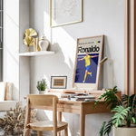 Ladda upp bild till gallerivisning, Fodbold plakat | Fodbold plakater | Cristiano Ronaldo Al-Nassr trøje Fodbold plakat | Perfekt til Den Ægte Fodbold Fan | Plakaty.dk
