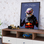 Ladda upp bild till gallerivisning, Max Verstappen F1-affisch | Unik design på över 20 internationella banor
